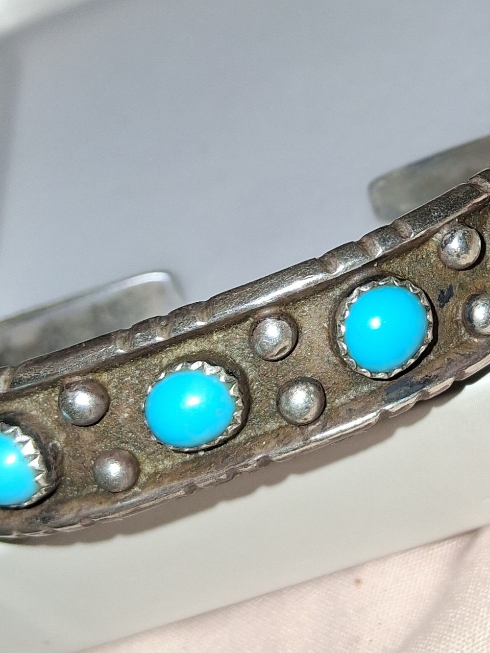 GORGOUS CUFF BRACELET BY HELEN LONG FAMIOUS NAVAJO JEWERLY MAKER